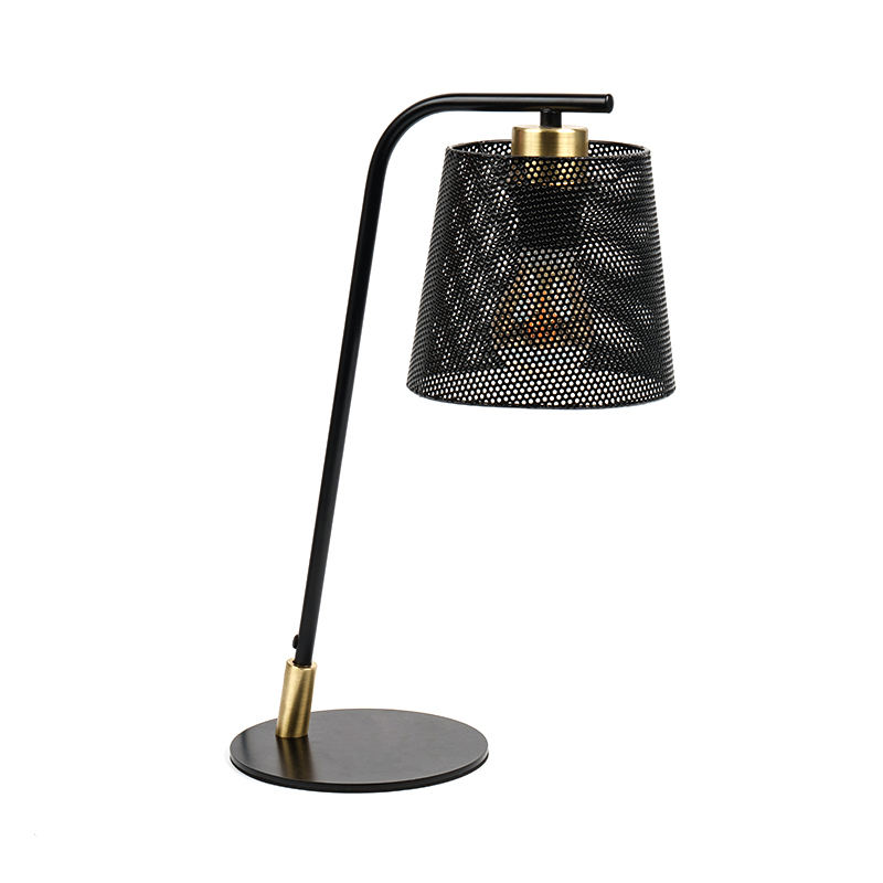 Nordisk metall smides järnbordslampa