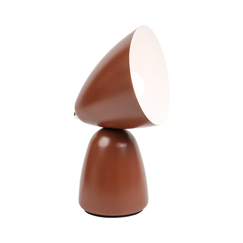 Enkel retro metallbordslampa