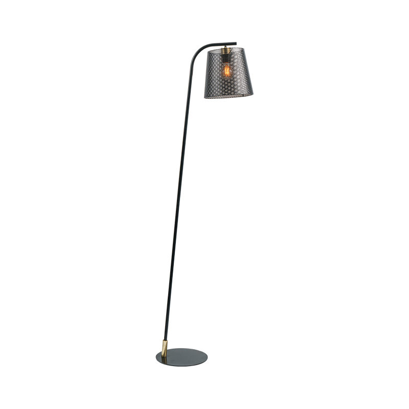 Metallatmosfär vardagsrum sovrum golvlampa
