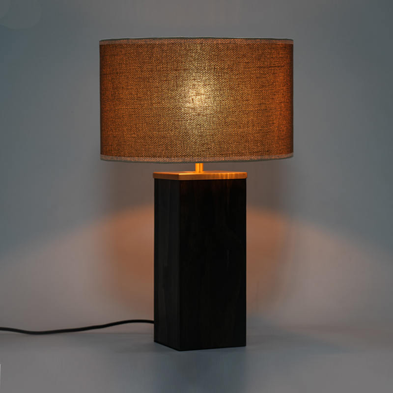 Konstnärlig träbordslampa