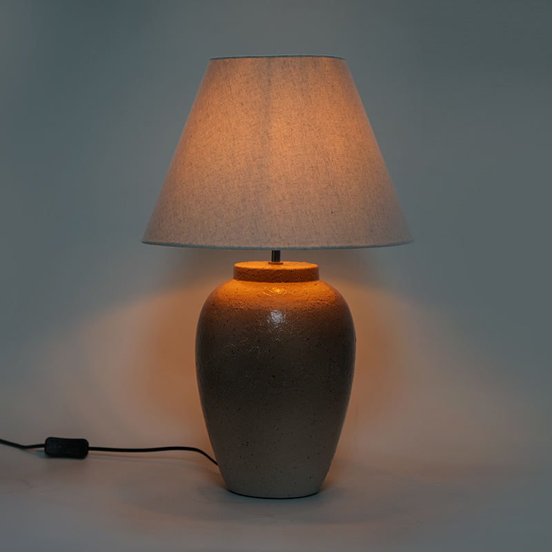 Retro nostalgisk färg keramisk bordslampa