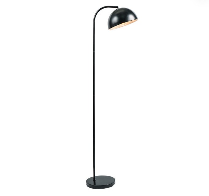 Är denna black metal golvlampa säker och pålitlig under användning?