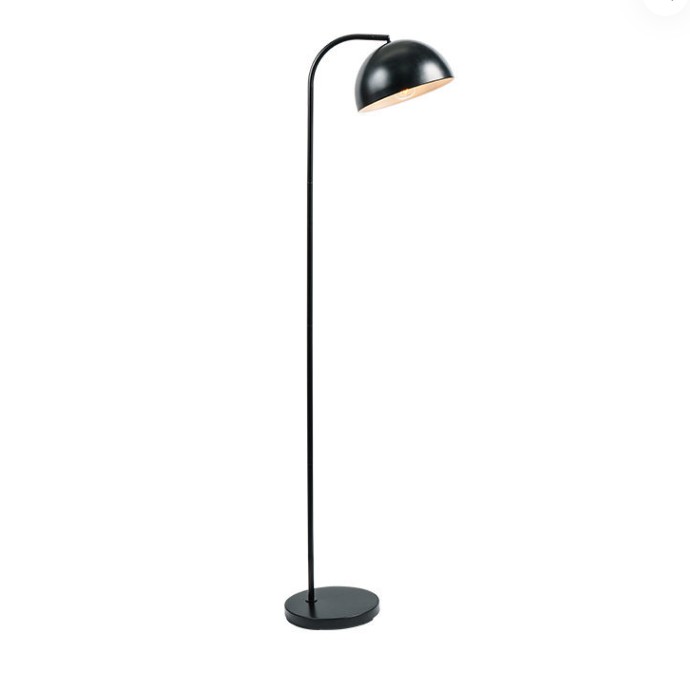 Vilka försiktighetsåtgärder ska vidtas när du installerar och placerar en golvlampa?