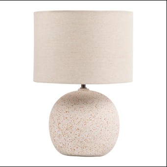 Kan en dekorativ bordslampa förändra stämningen i ett rum?