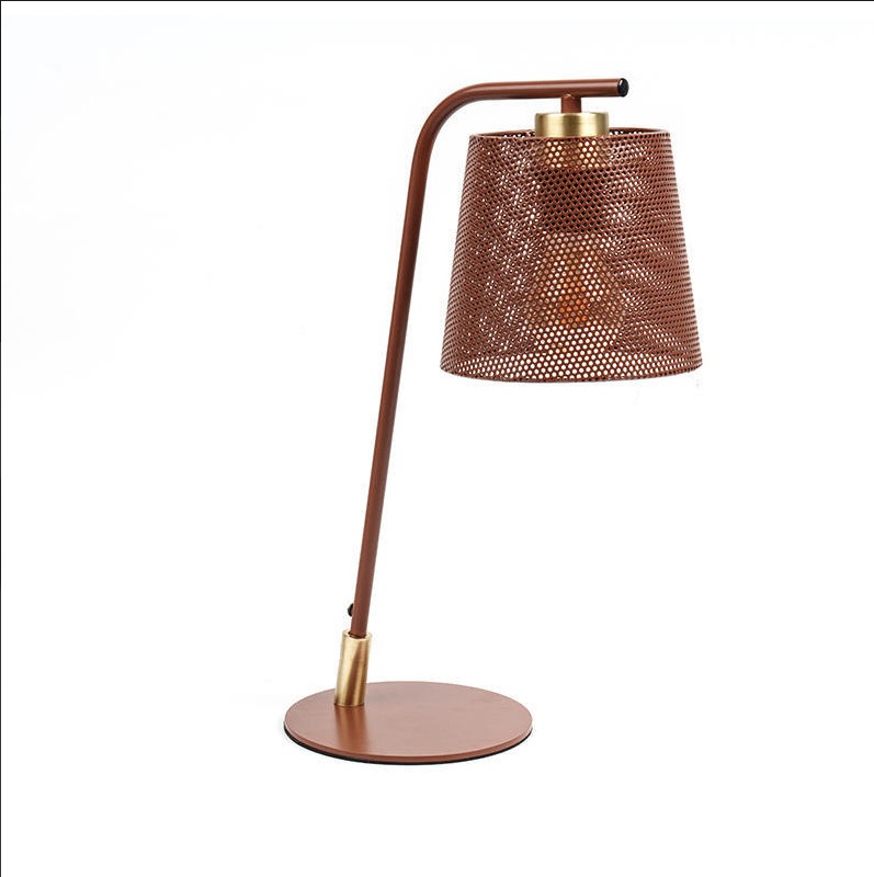 Hur lyfter en järnbordslampa modern hembelysning?